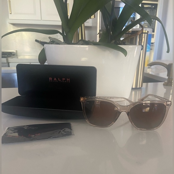 Ralph Lauren Sunglasses RA5328U - Picture 2 of 7